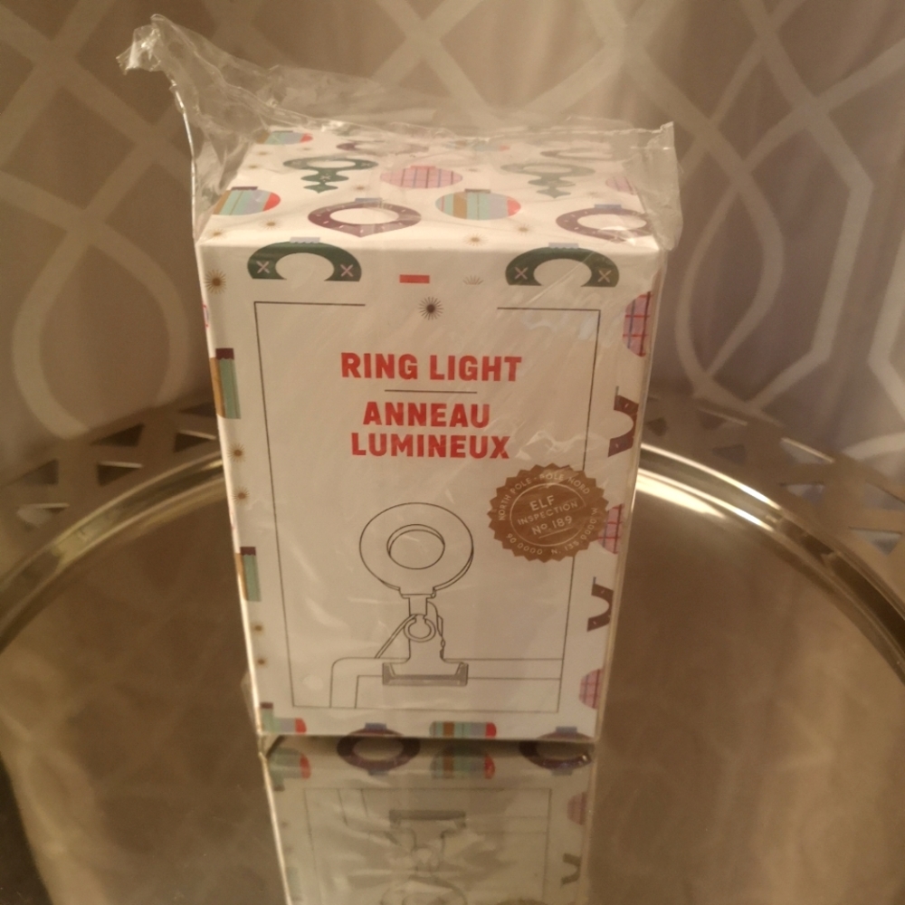 🌟HOST PICK🌟 NWT GIFT BOXED SELFIE LIGHT